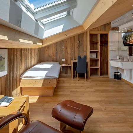 Hotel Matterhornblick 3*