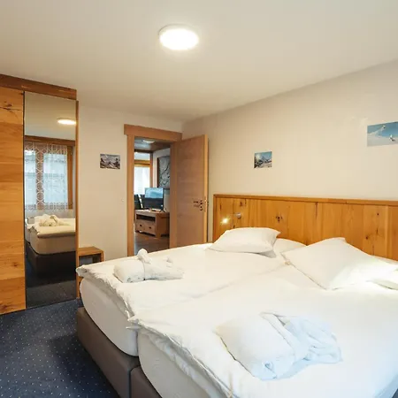 Hotel Matterhornblick 3*